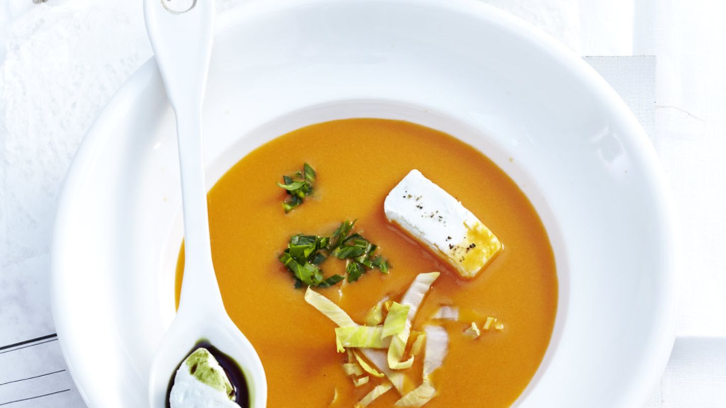 Paprikasuppe mit Kürbiskernöl-Würze Rezept