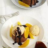 Mandelparfait mit Espresso-Biskuit