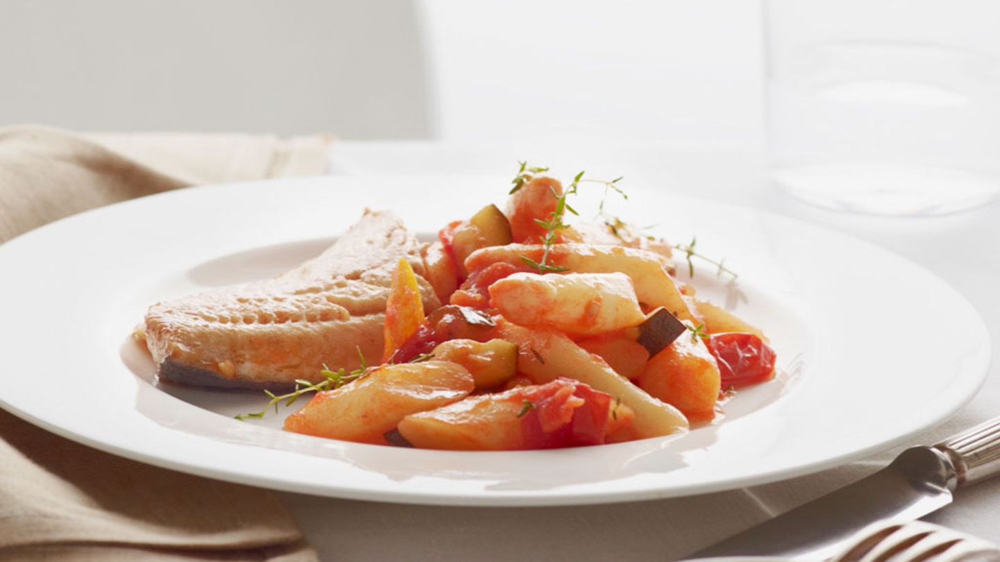 Spargel-Ratatouille mit Saibling Rezept - [ESSEN UND TRINKEN]