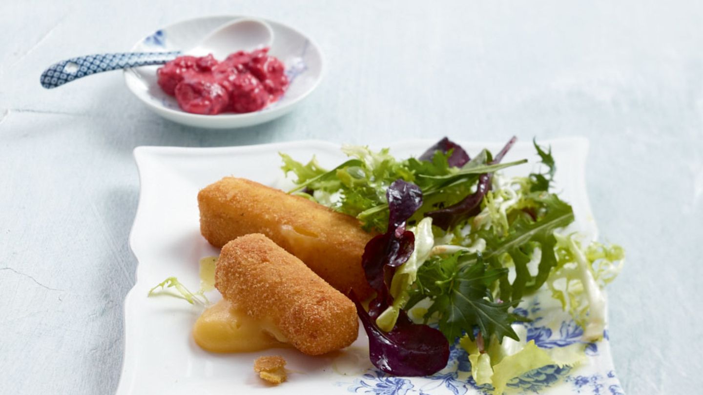 Salat mit Himbeer-Senf und Gouda-Sticks Rezept