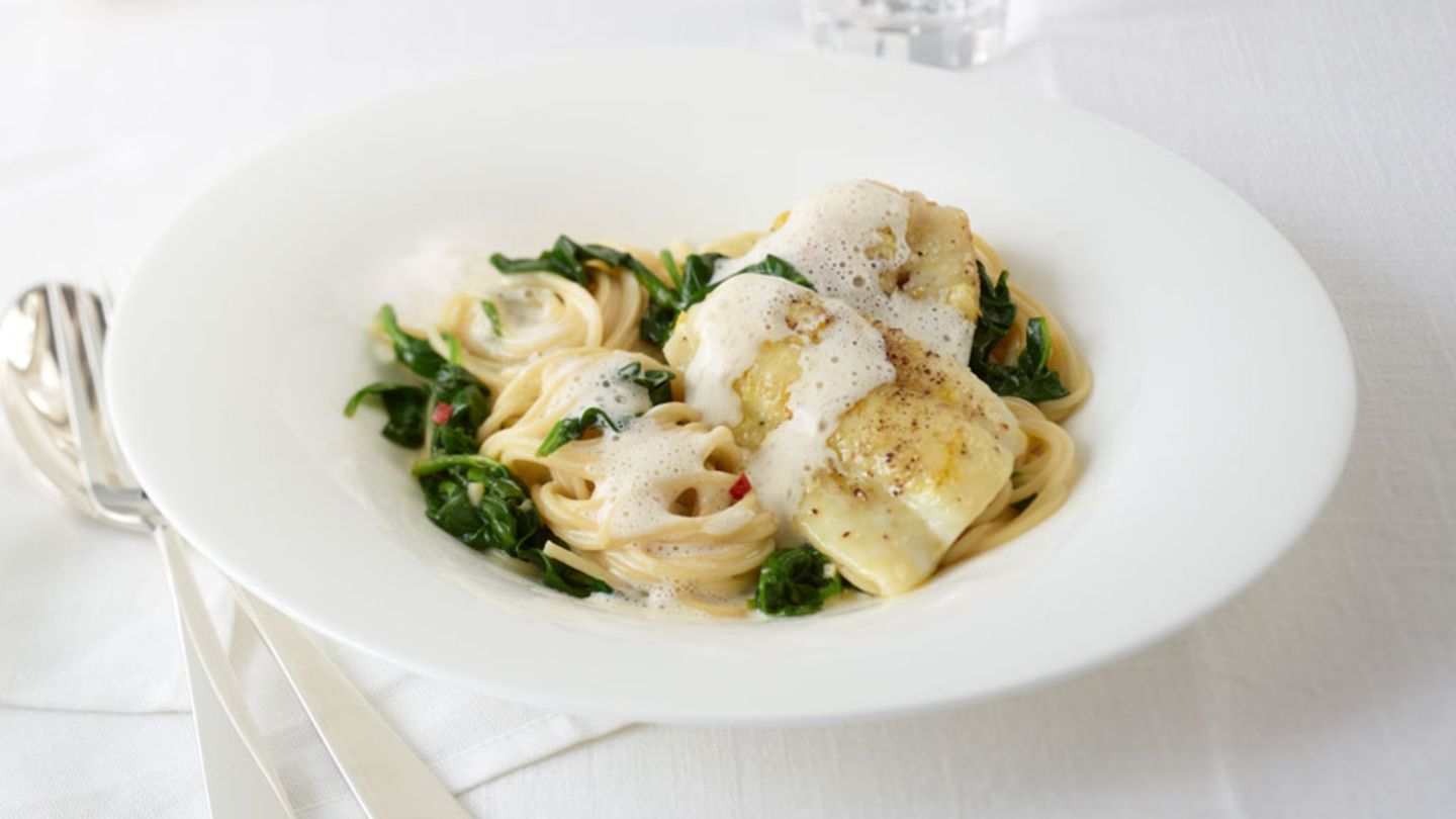 Spaghetti mit gebratener Scholle und Parmesansauce Rezept
