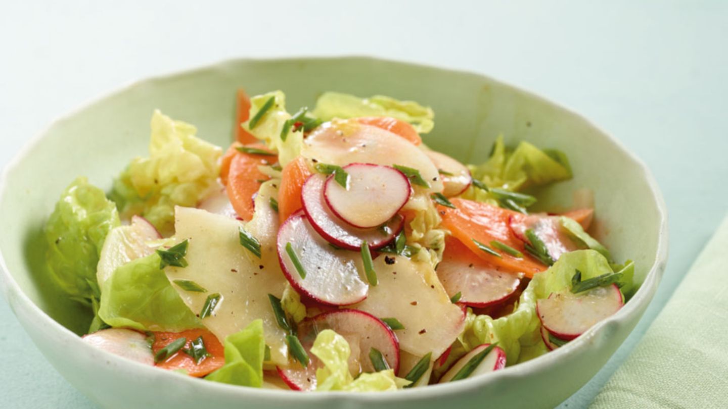 Frühlingssalat mit Hähnchen Rezept