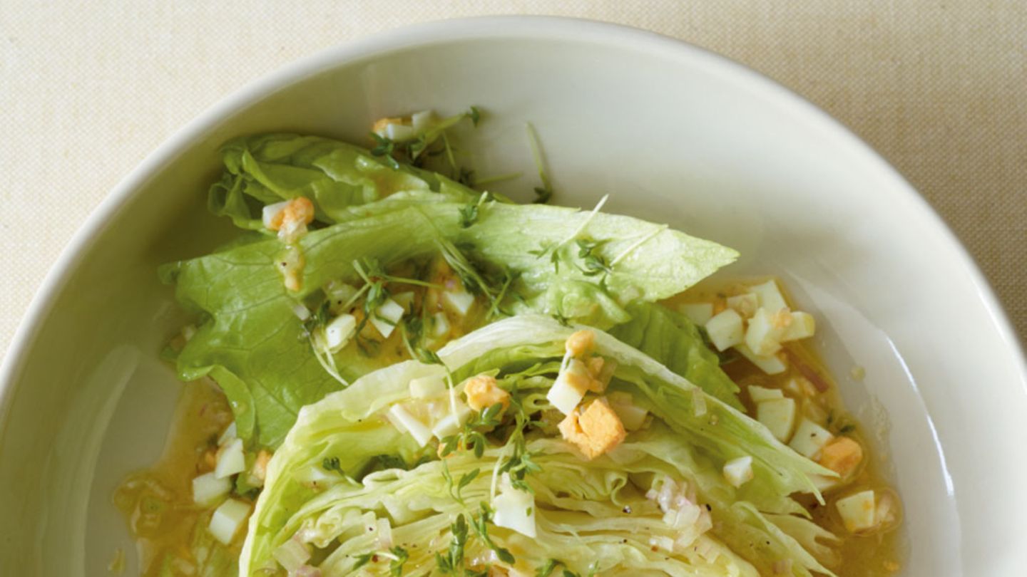 Grüner Salat mit Ei-Vinaigrette Rezept