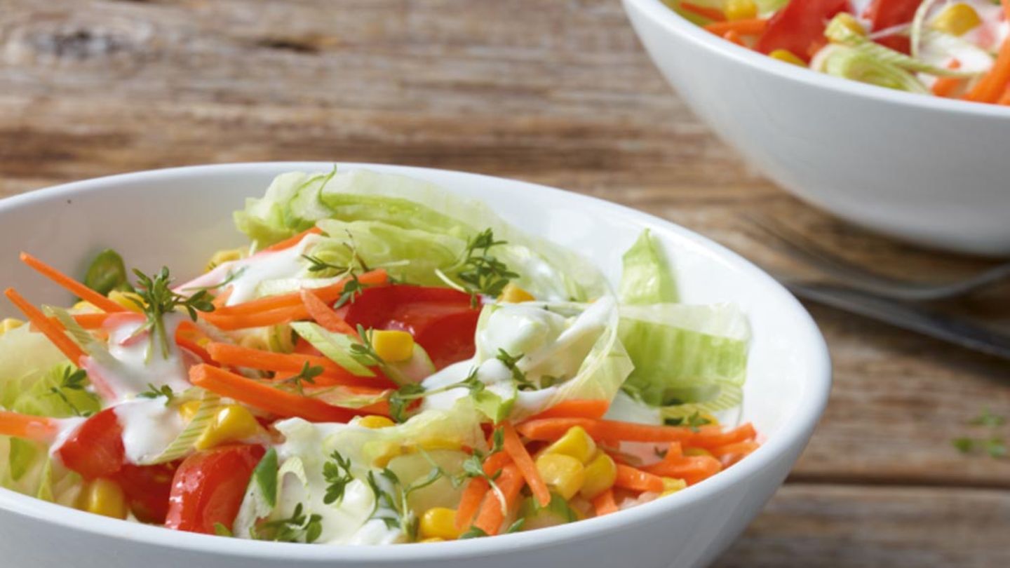 Bunter Salat mit Kressesauce Rezept - [ESSEN UND TRINKEN]