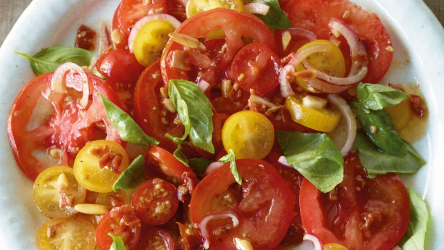 Bunter Tomatensalat Rezept - [ESSEN UND TRINKEN]