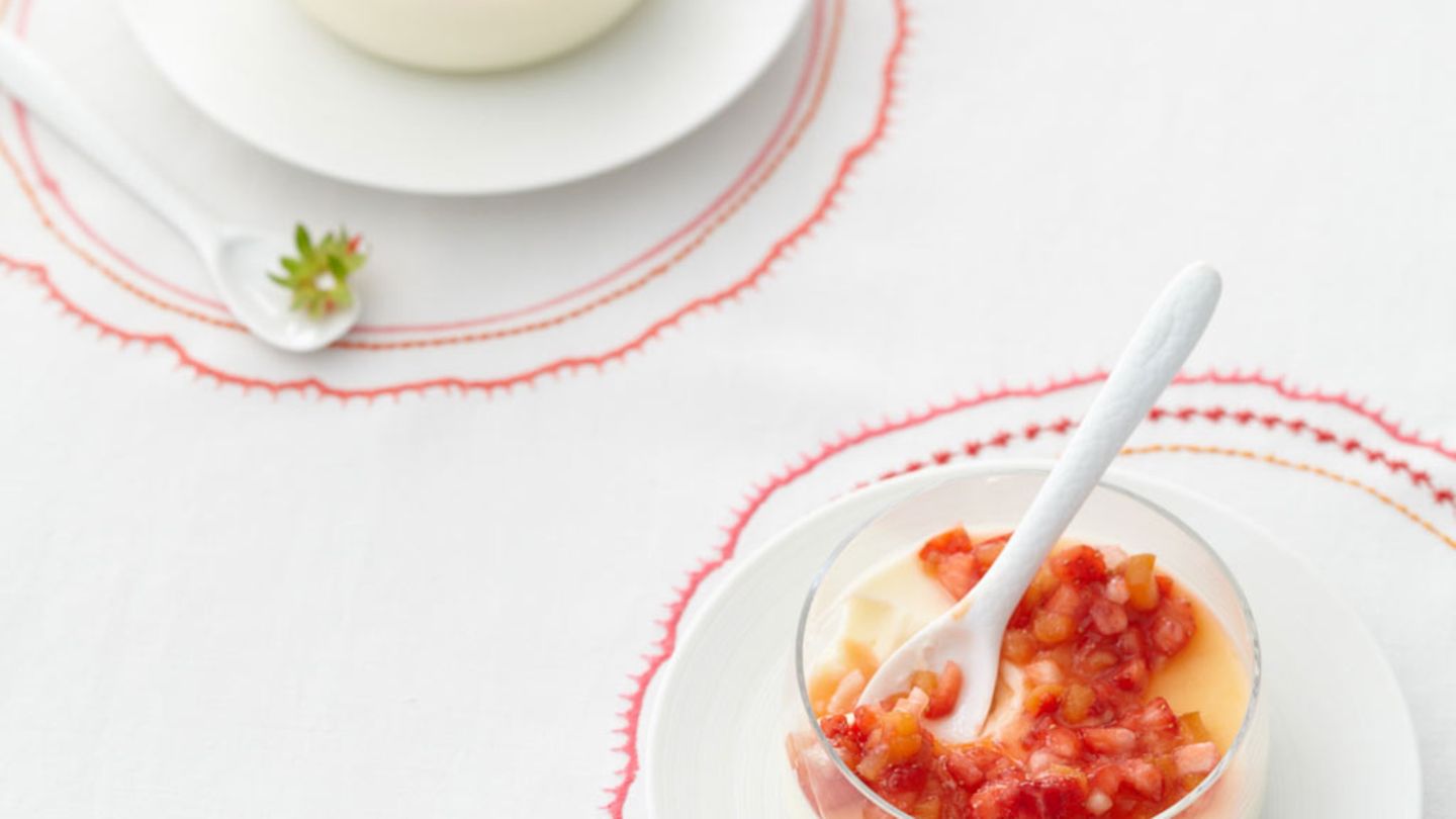 Limoncello-Panna-Cotta mit Obst-Salsa Rezept