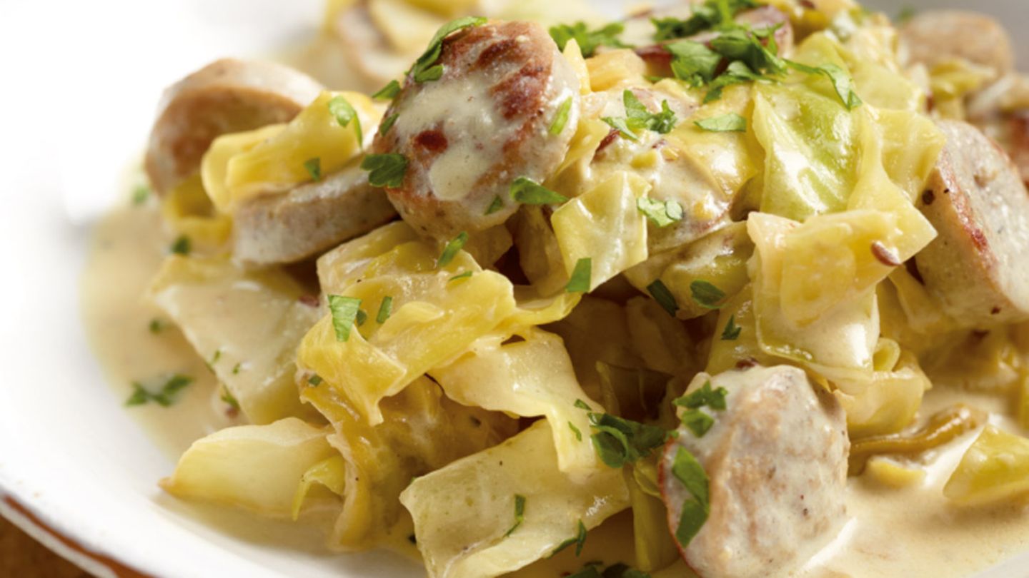 Spitzkohl-Bratwurst-Pfanne Rezept