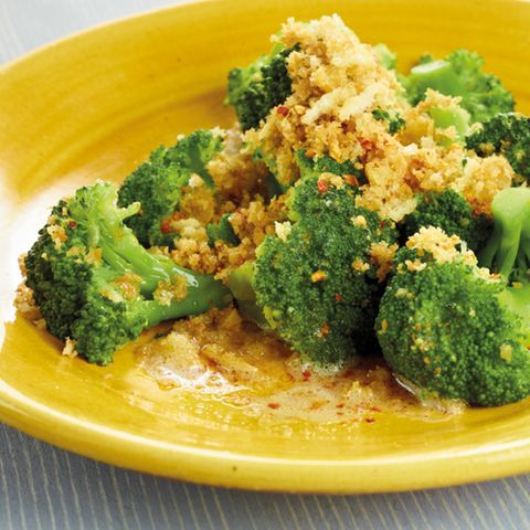 Broccoli mit Chilibröseln