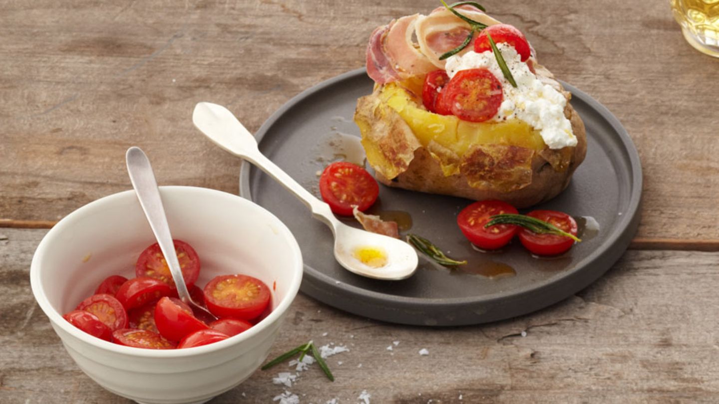 Hüttenkäse-Dip mit Kirschtomaten und Pancetta Rezept