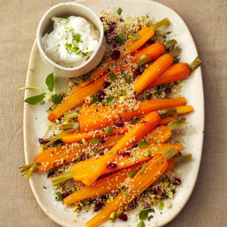 Möhren mit Minz-Couscous Rezept - [ESSEN UND TRINKEN]