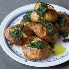 Ofenkartoffeln mit Salsa verde