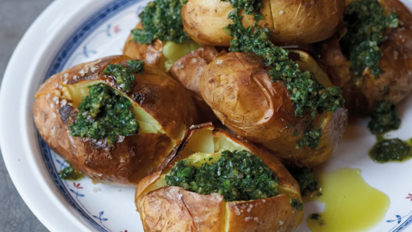 Ofenkartoffeln mit Salsa verde Rezept