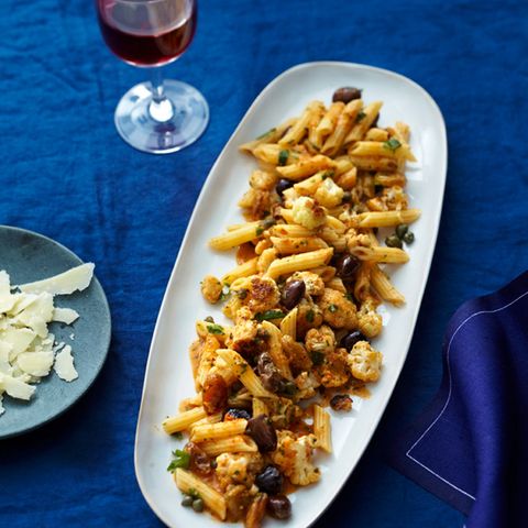 Pasta mit geröstetem Blumenkohl und Tomaten-Pesto