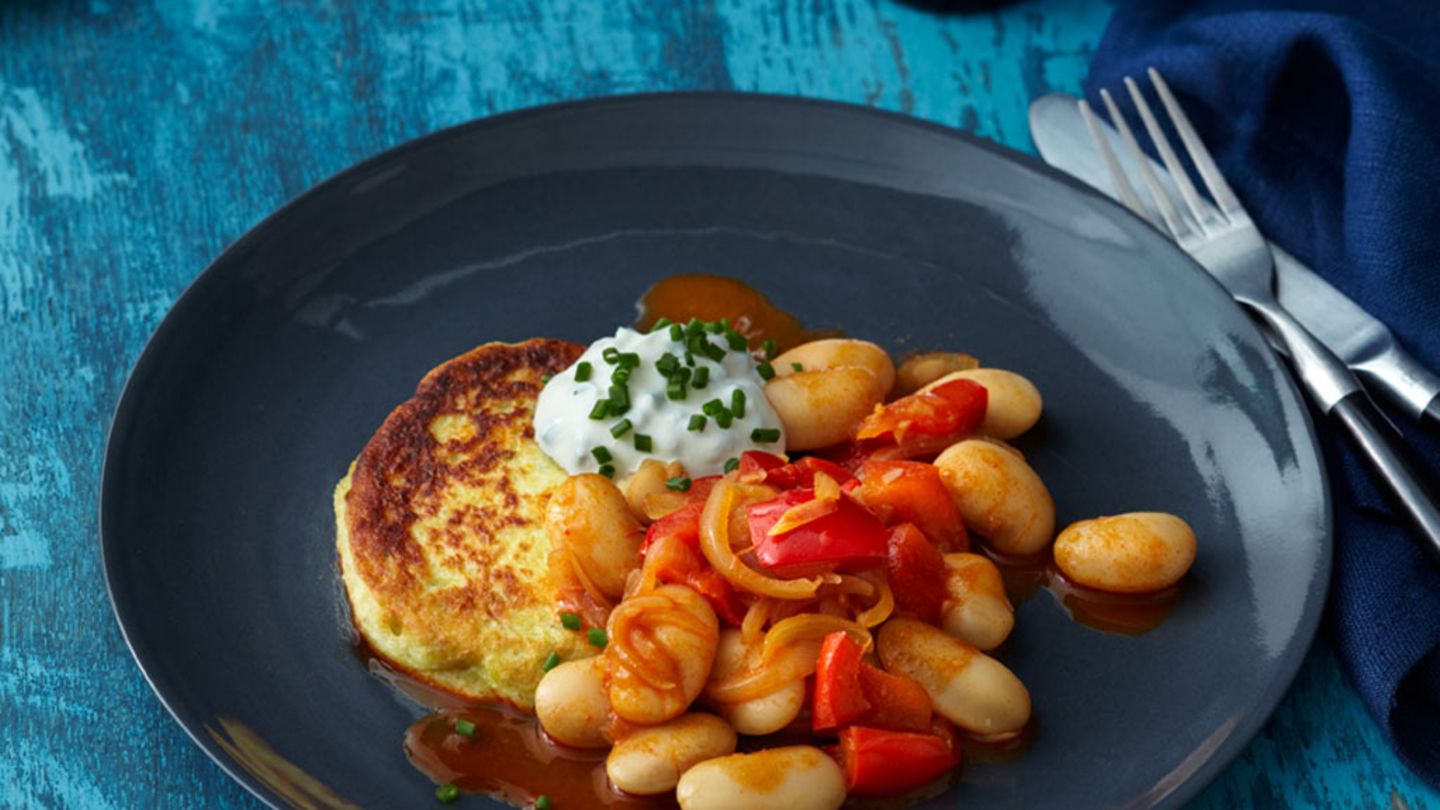 Bohnen-Paprika-Gemüse mit Topinambur-Kartoffel-Küchlein Rezept - [ESSEN ...