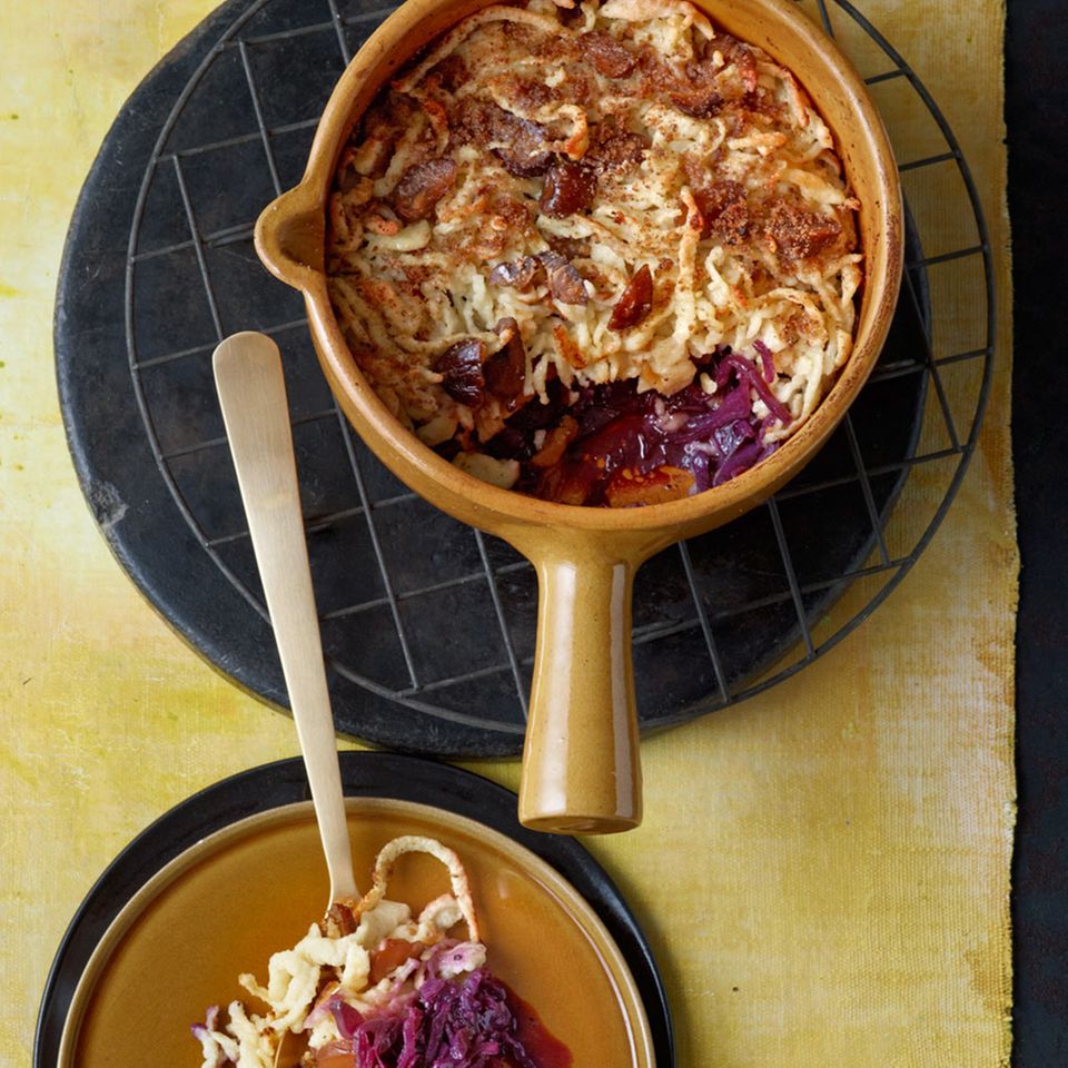 Maronen Spatzle Mit Rotkohl Rezept Essen Und Trinken