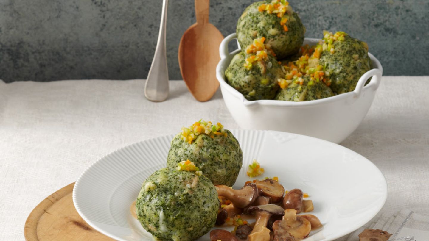 Spinatknödel mit Taleggio und Pilzrahmragout Rezept