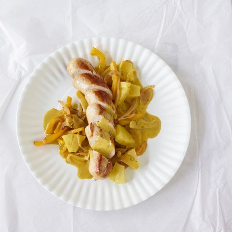 Bratwurst mit Curry-Sahnesauce