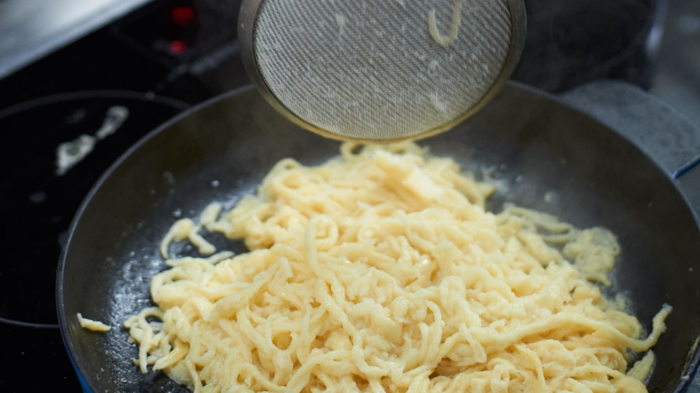Spätzle (Grundrezept) Rezept