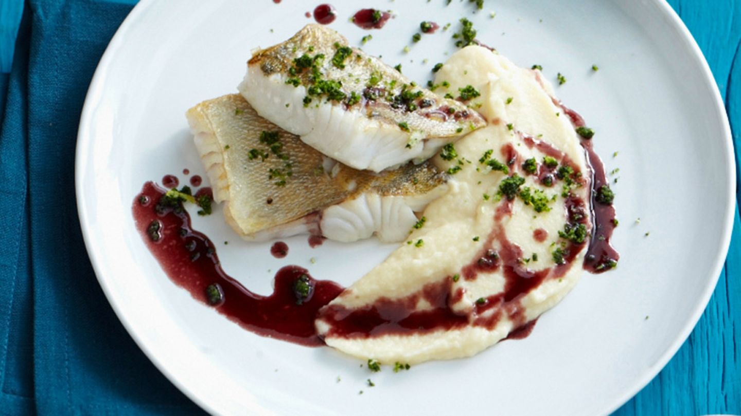Zander mit Rotweinbutter und Petersilienwurzelpüree Rezept