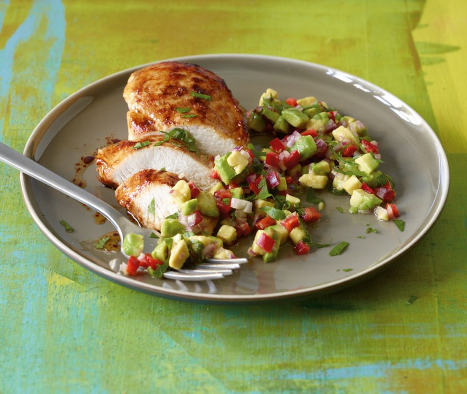 Hähnchen mit Avocado-Salsa Hähnchen mit Avocado-Salsa