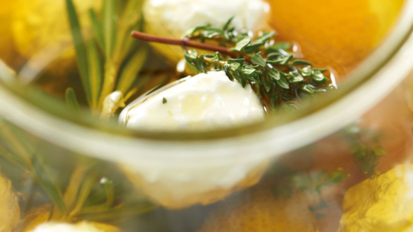 Eingelegte Joghurtbällchen Rezept