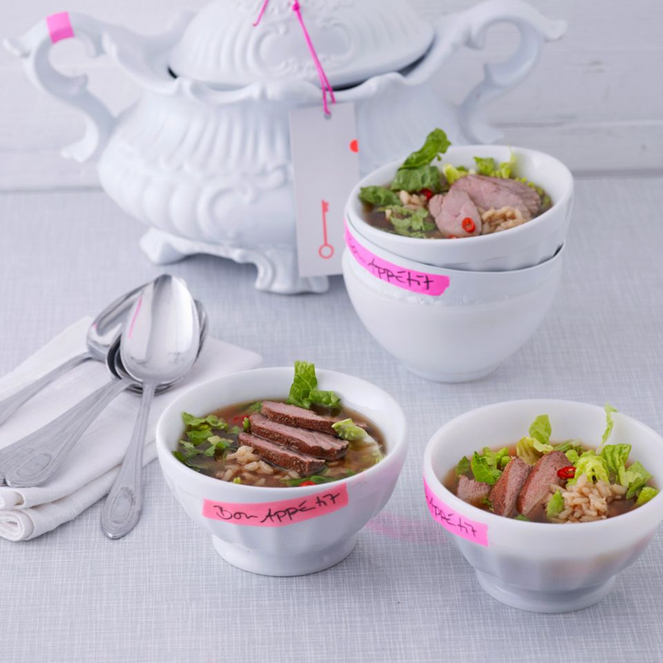 Asiatische Reissuppe mit Entenbrust Rezept - [ESSEN UND TRINKEN]