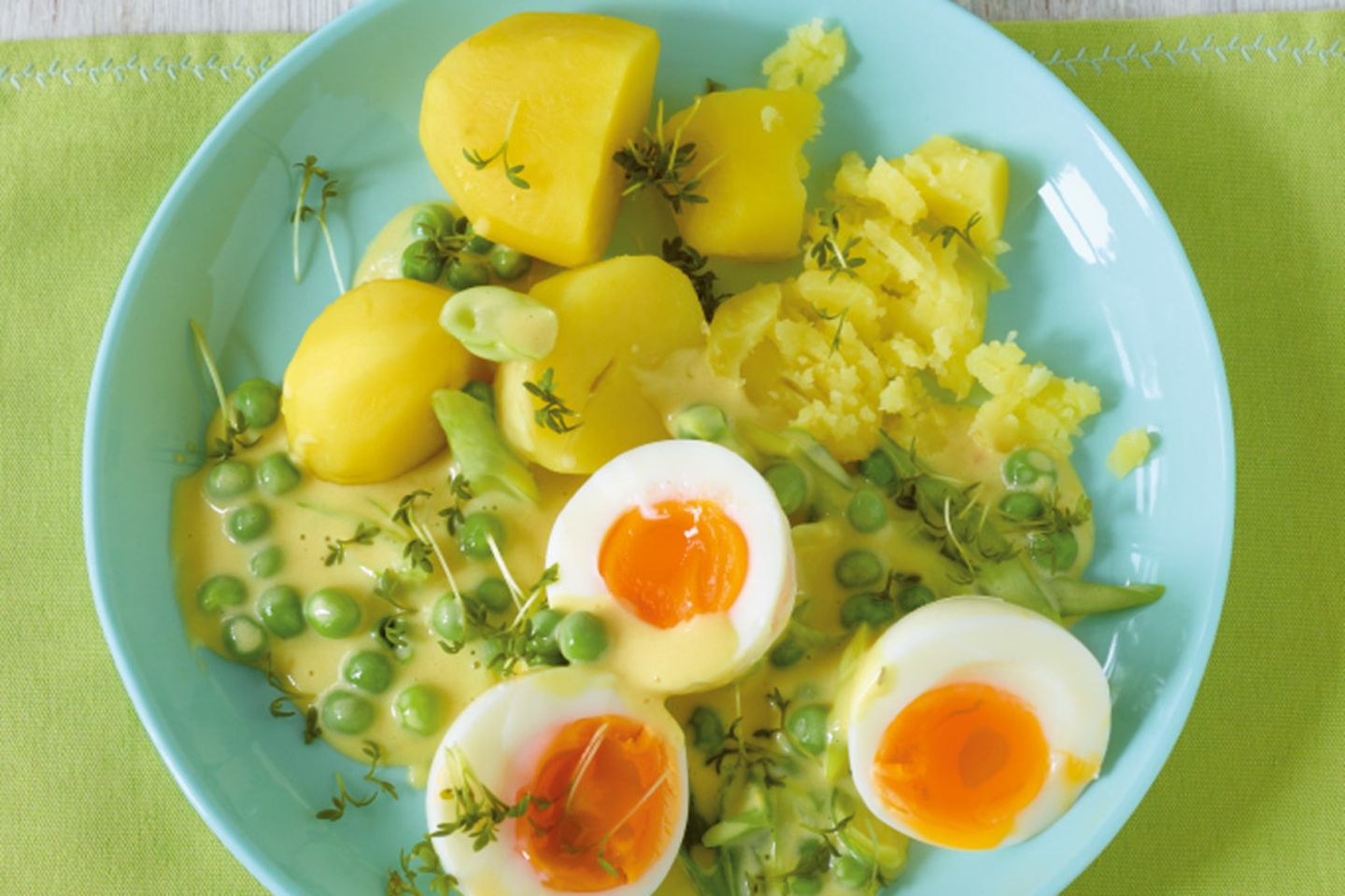 Eier In Cremiger Senfsoße Mit Gemüse — Rezepte Suchen