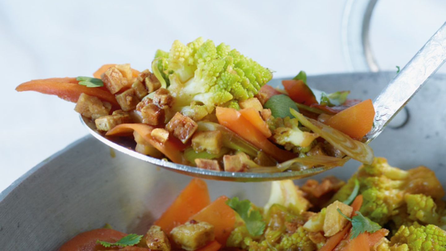 Tofu-Gemüse-Pfanne Rezept - [ESSEN UND TRINKEN]