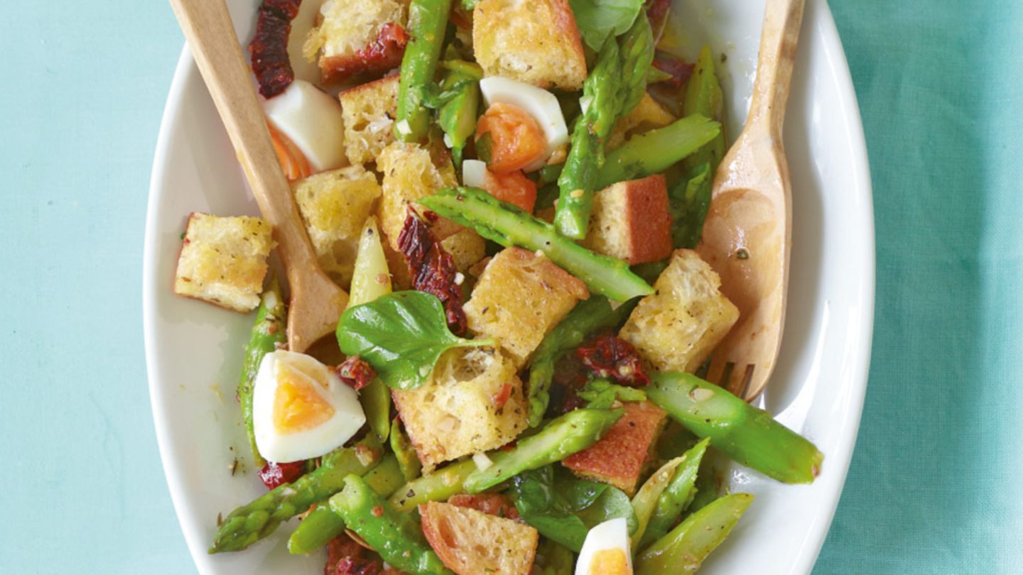 Spargel-Brot-Salat Rezept