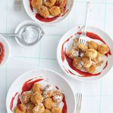 Quark-Gnocchi mit Erdbeer-Rhabarber-Sauce