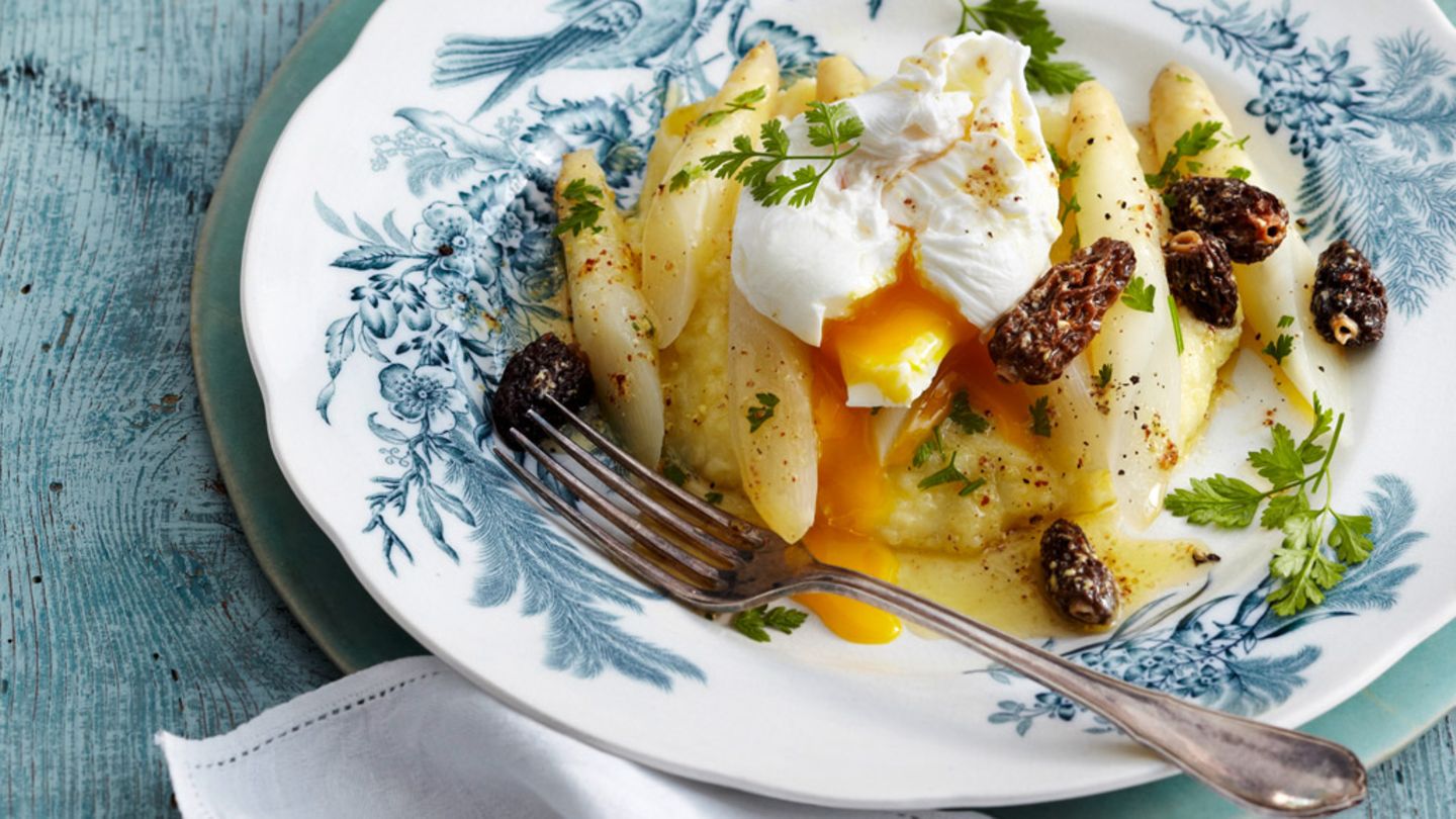 Weißer Spargel mit Morchel-Kerbel-Butter Rezept