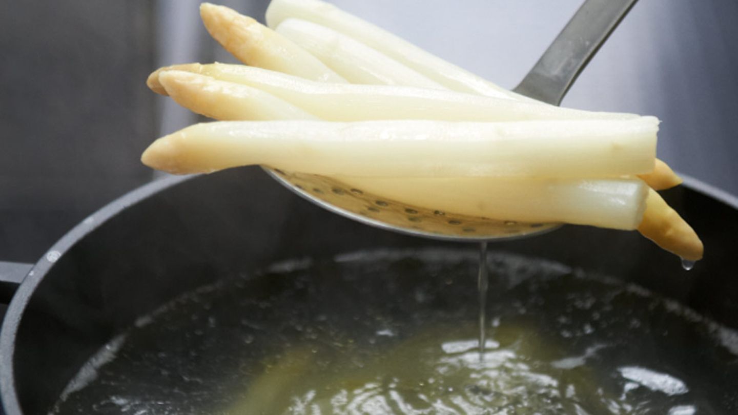 Weißer Spargel Rezept - [ESSEN UND TRINKEN]