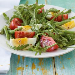Raukesalat mit Bohnen und Ei