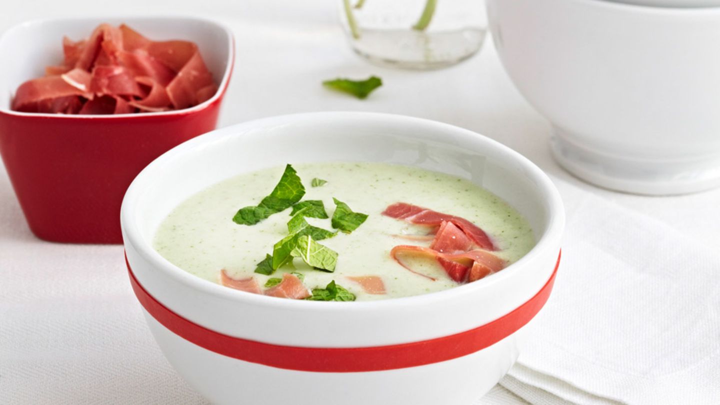 Kalte Gurken-Joghurt-Suppe mit Minze Rezept - [ESSEN UND TRINKEN]