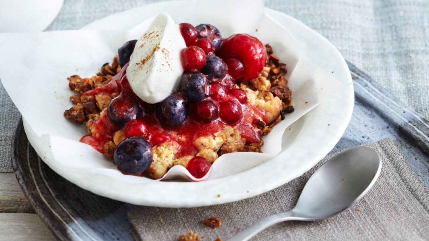 Hafertörtchen mit gemischten Beeren Rezept