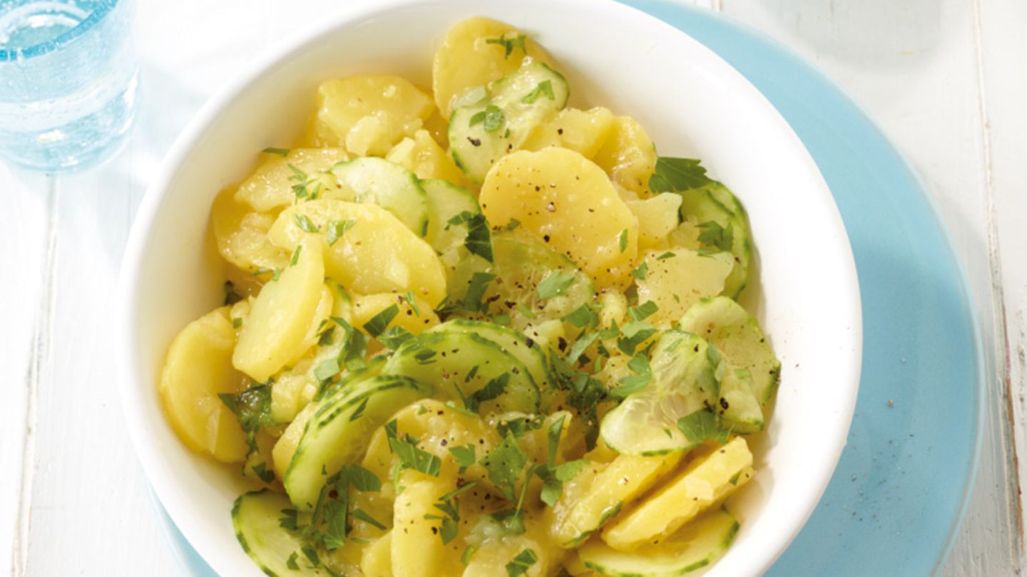 Kartoffel-Gurken-Salat Rezept - [ESSEN UND TRINKEN]