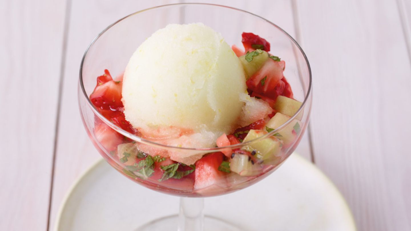 Eisbecher Tuttifrutti Rezept Essen Und Trinken