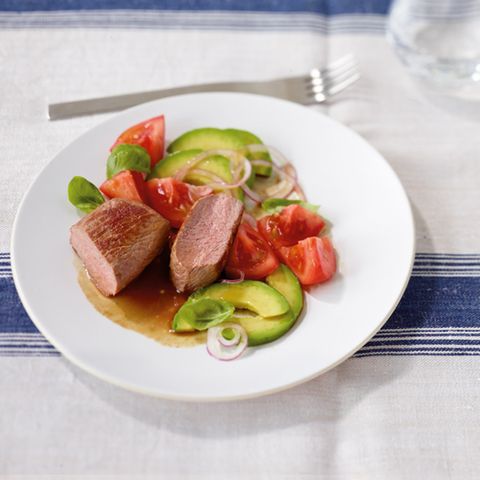 Lamm mit Avocadosalat
