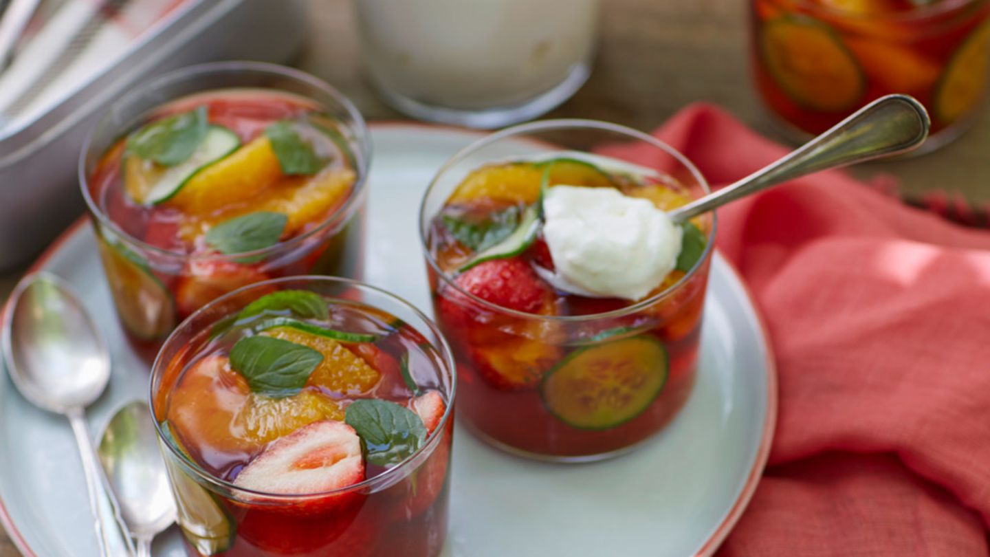 Pimm’s-Gelee mit Orangensahne Rezept