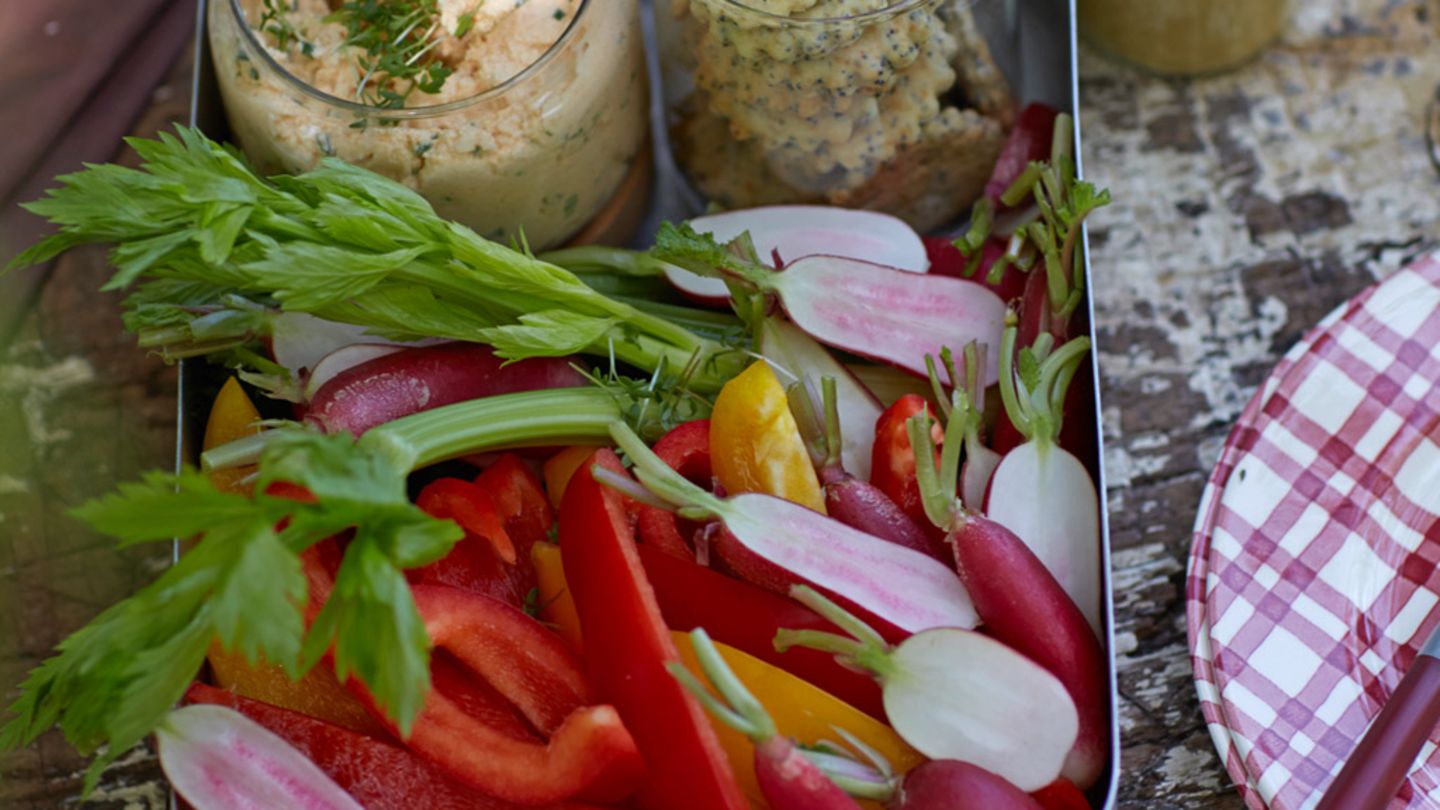 Meerrettich-Käsecreme mit Gemüsesticks Rezept