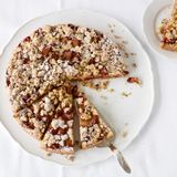 Zwetschgenkuchen mit Nussstreuseln