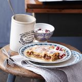 Gedeckter Apfel-Birnenkuchen mit Preiselbeer-Joghurtschmand