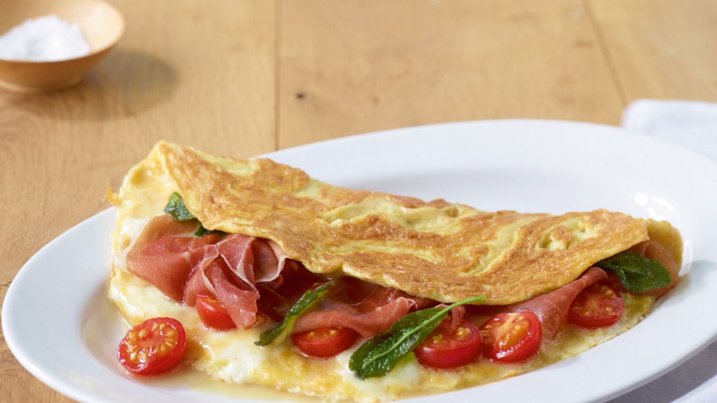 Omelette mit Büffelmozzarella und Parmaschinken Rezept - [ESSEN UND ...