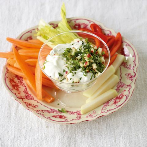 Gemüse mit Joghurt-Dip