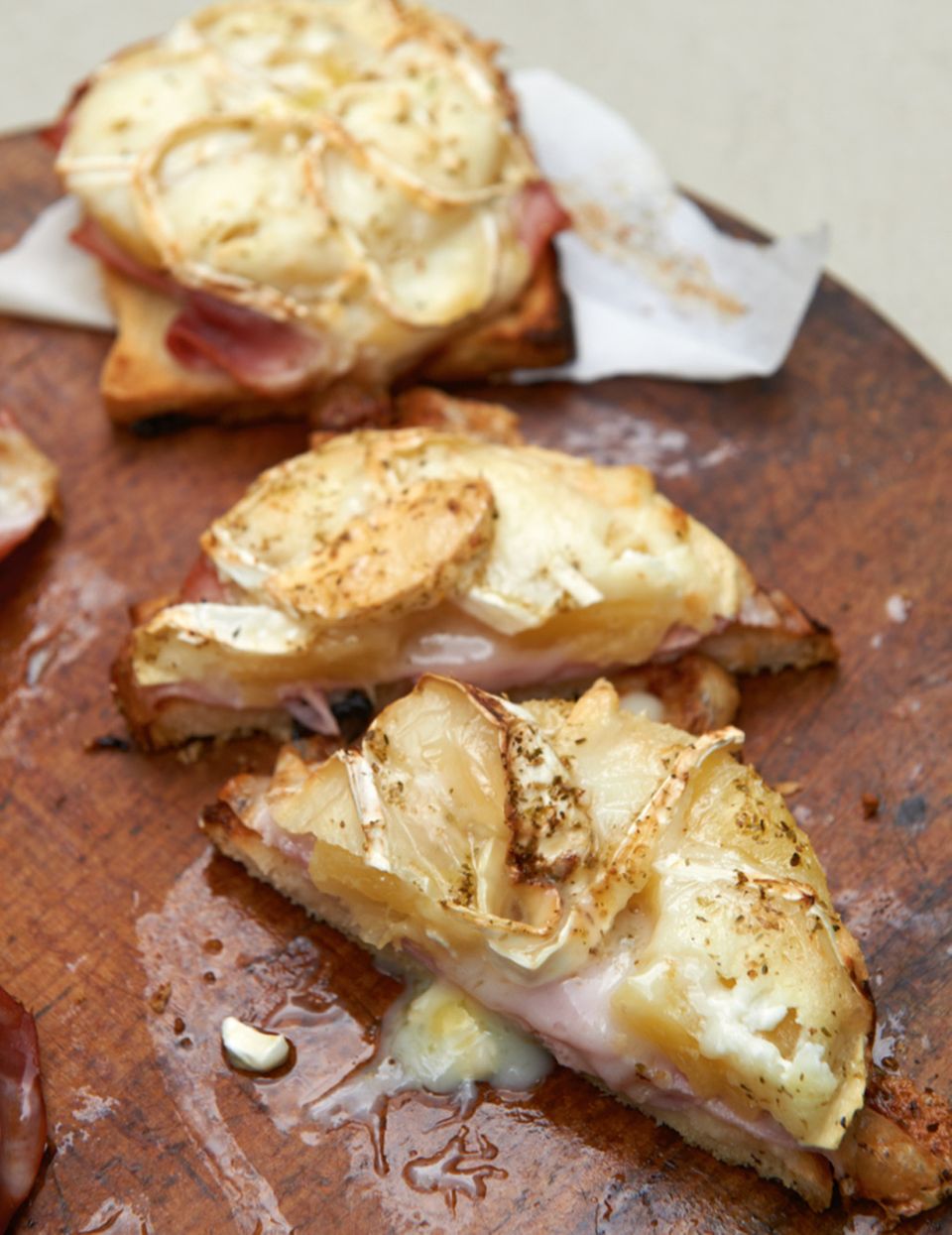 Toast Hawaii mit Ziegenkäse Toast Hawaii mit Ziegenkäse