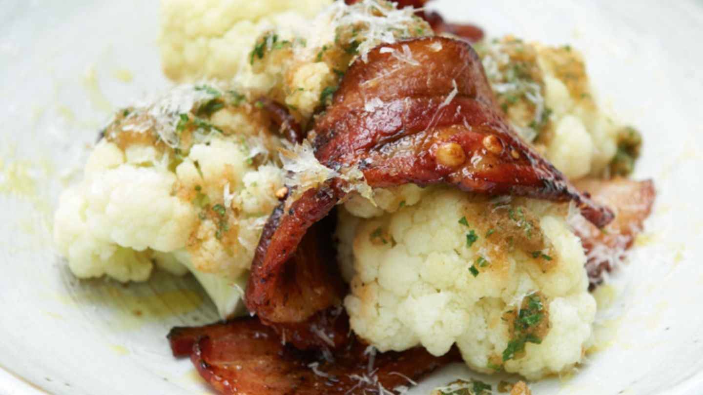 Blumenkohl mit Speck und Bröseln Rezept