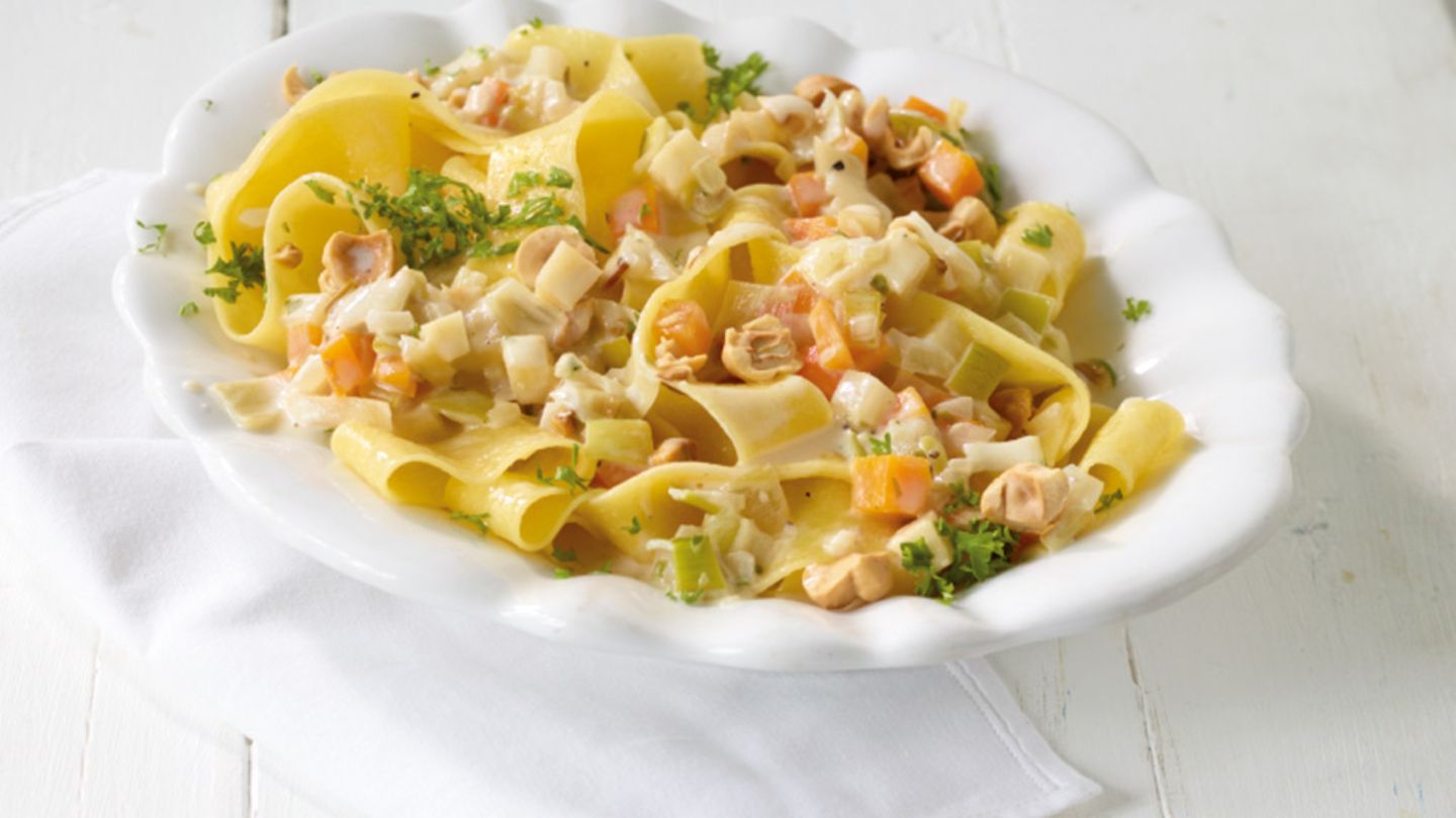 Nudeln mit Gemüseragout Rezept