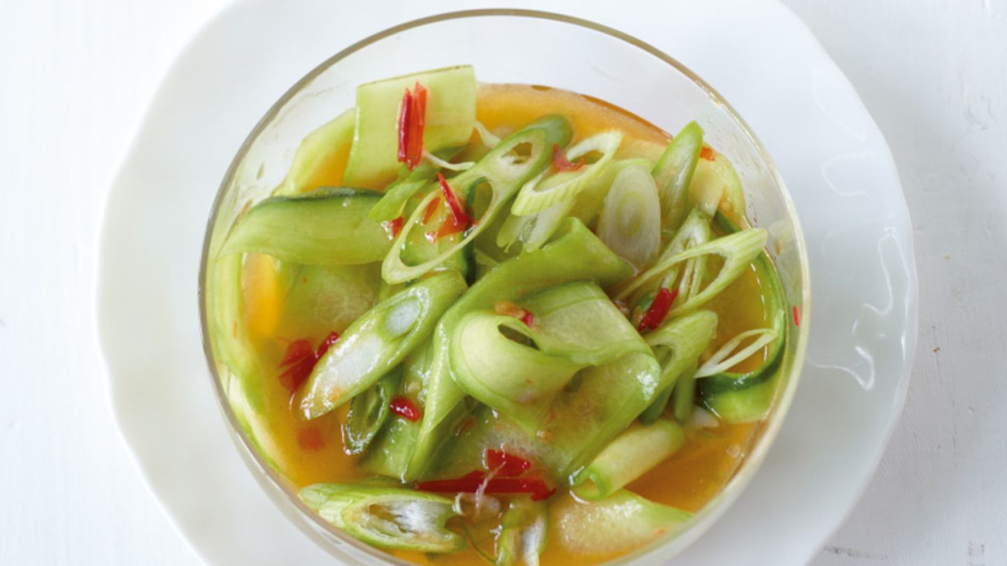 Süß-scharfer Gurkensalat Rezept