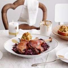 Gänsekeulen mit Orangen-Beifußsauce