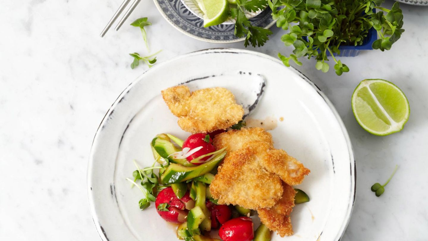 Panko-Schnitzel mit Gurken-Radieschen-Salat Rezept